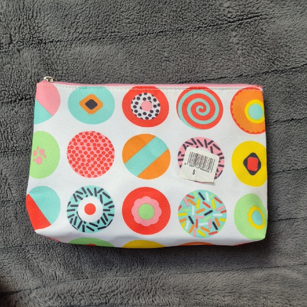NWOT Clinique Colorful Pattern Makeup Bag!